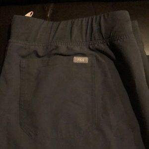 FIGS Charcoal Women’s XXL